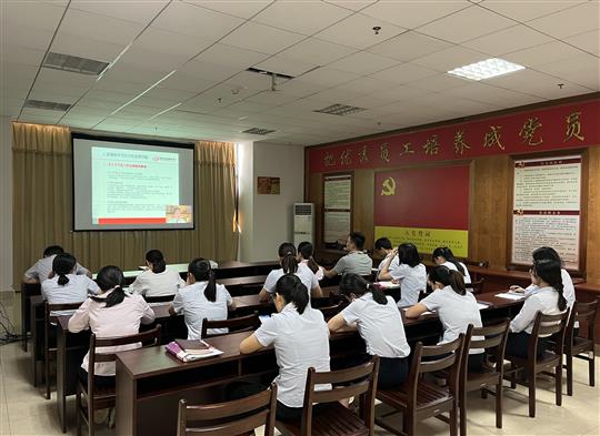 完美体育集团有限公司
组织参加疫情常态化下建筑企业经营管理风险管控培训